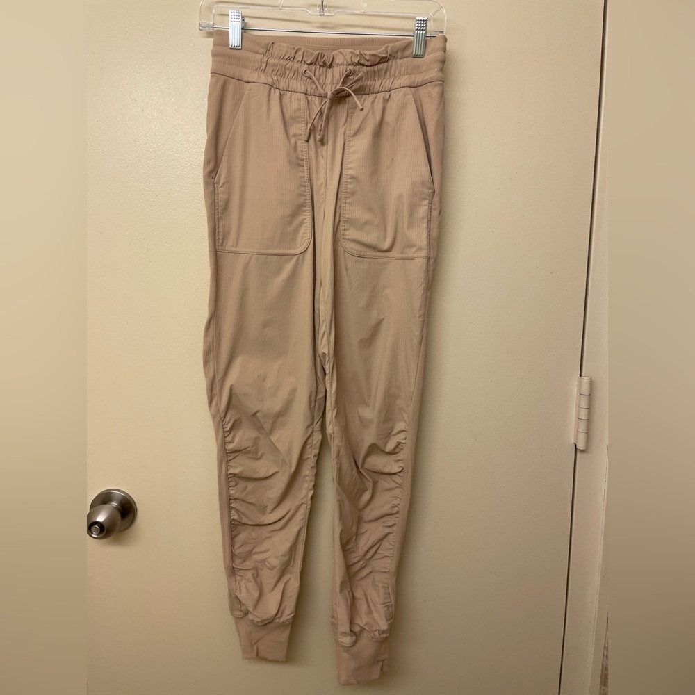 Lululemon dance studio mid-rise jogger